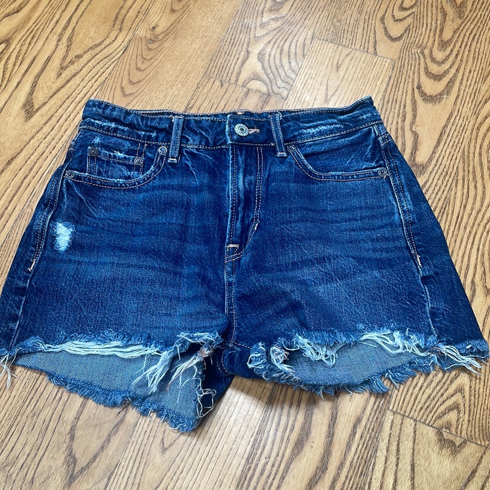 American Eagle Boyfriend Shorts (Mid rise)
